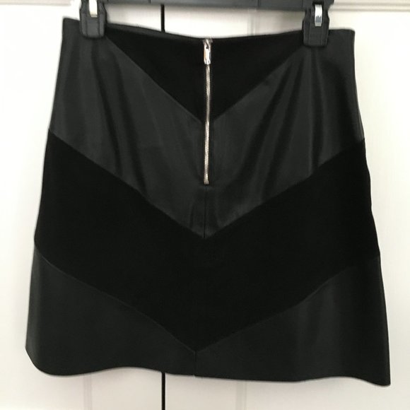 Zara Faux Leather & Suede Skirt Size XS (2) - Picture 3 of 6